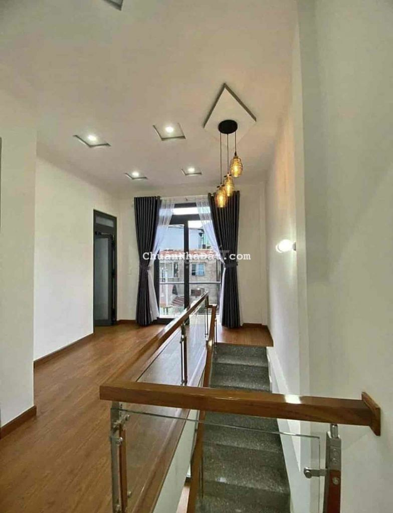 Bán gấp nhà đẹp 3.55 tỷ sổ riêng xây dựng La Sơn P