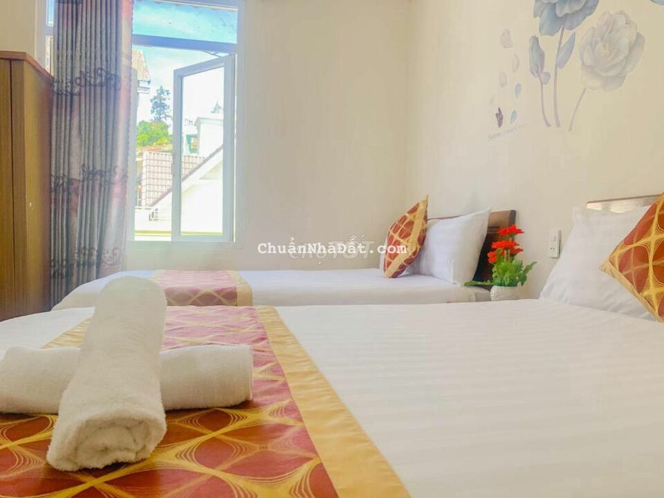 Gia đình cần bán khách sạn 12 phòng ngay trung tâm Tp.Đà Lạt