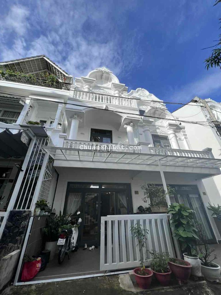 bán nhà khu cao cấp