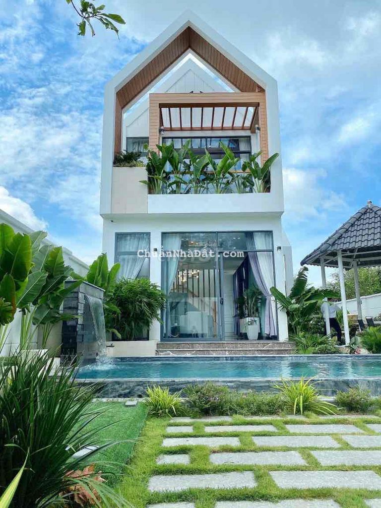 Bán biệt thự nghĩ dưỡng gần biển Hồ tràm, nằm mặt tiền, 300m2, giá 3,5 Bán biệt thự nghĩ dưỡng gần biển Hồ tràm, nằm mặt tiền, 300m2, giá 3,5