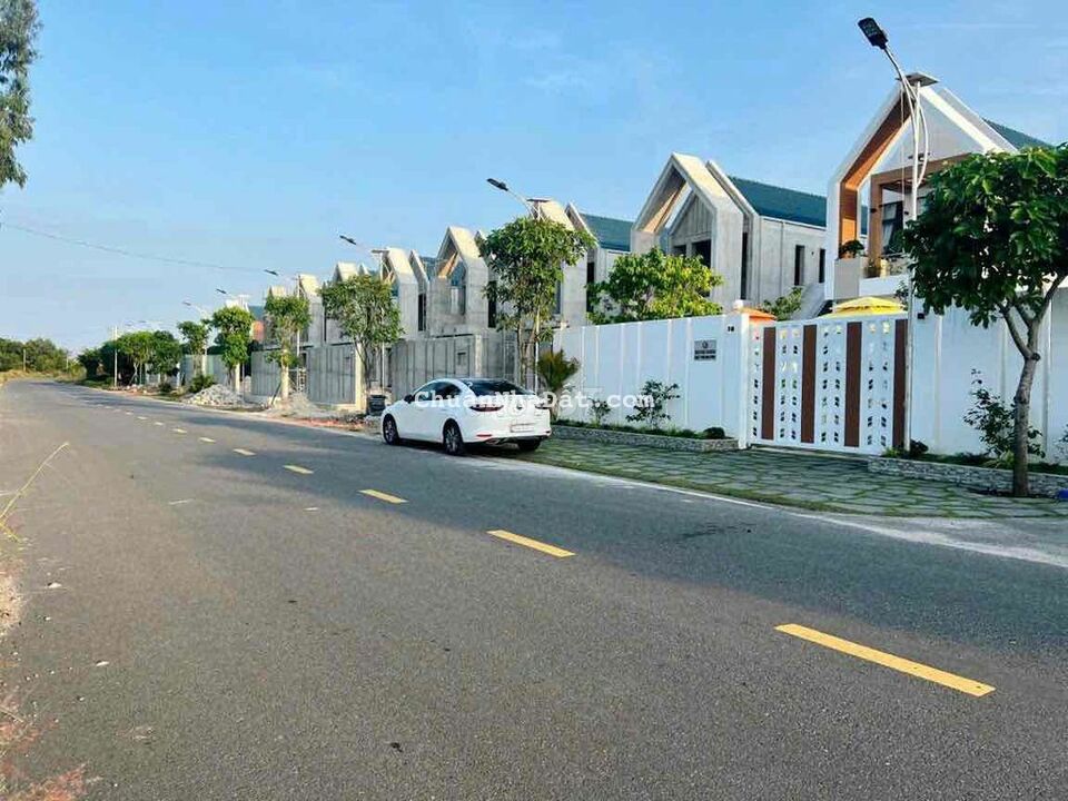 kẹt tiền bán gấp biệt thự nghĩ dưỡng 3 phòng ngủ, khu cao cấp Hồ Tràm kẹt tiền bán gấp biệt thự nghĩ dưỡng 3 phòng ngủ, khu cao cấp Hồ Tràm