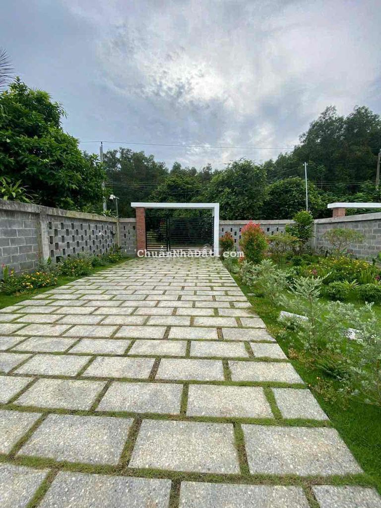 biệt thự nghỉ dưỡng siêu đẹp maejt tiền đg Nguyễn Huệ