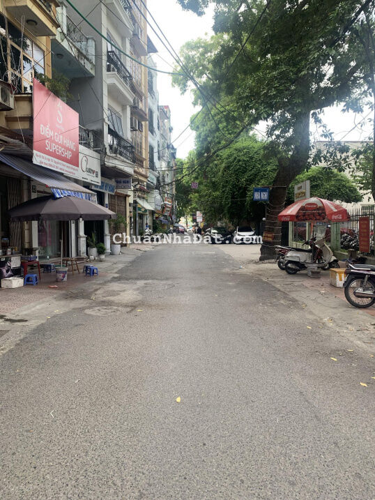 Bán mặt bằng kinh doanh phố Nguyễn Chí Thanh, đường vào 14m, ô tô vào nhà. 117m2, mặt tiền 10m Bán mặt bằng kinh doanh phố Nguyễn Chí Thanh, đường vào 14m, ô tô vào nhà. 117m2, mặt tiền 10m