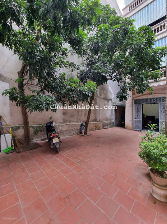 Bán nhà TT Đống Đa - một nhà ra phố - vị trí đắc địa - nhà đẹp - giá rẻ - LH E Yến 0968661393