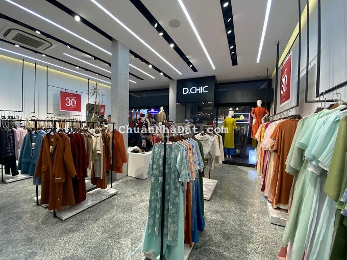 Con trai không quản lý, cần bán nhà mặt phố Thái Hà, mt 10m, dt 167m2 Con trai không quản lý, cần bán nhà mặt phố Thái Hà, mt 10m, dt 167m2