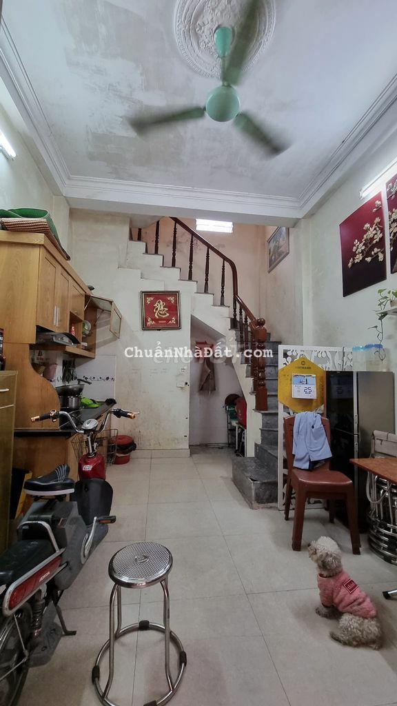 (HIẾM) Bán Gấp Nhà Đường Láng,Gía Nhỉnh 3 tỷ, 6 Tầng,Ô Tô 4 Chỗ Đỗ Cửa