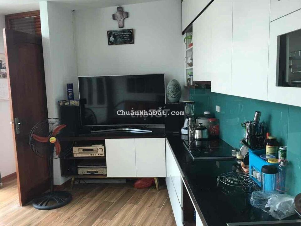 Vị trí ngon! Khâm Thiên_8 m ra phố_full đồ 30m*5t