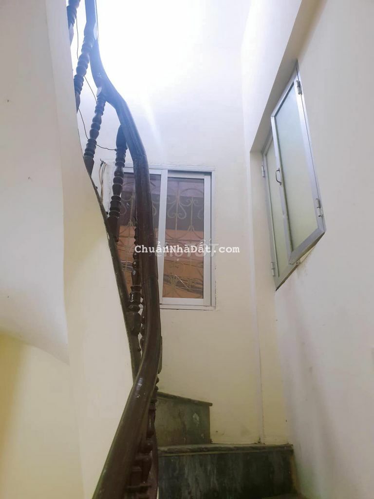 Bán nhà Thịnh Quang, Đống Đa, 30m, 5 tầng, lô góc, nhà đẹp 3.9 tỷ