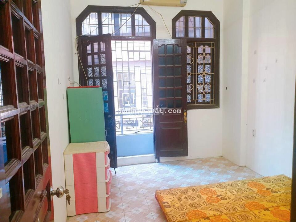 Bán nhà Thịnh Quang, Đống Đa, 30m, 5 tầng, lô góc, nhà đẹp 3.9 tỷ