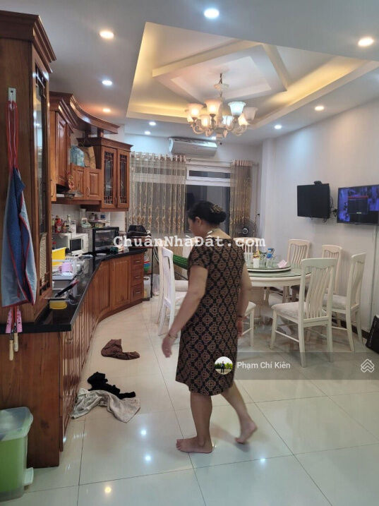 Bán nhà riêng lô góc Nguyễn Lương Bằng, Đống Đa 6 tầng 6.2 tỷ LH Kiên 0979526886 Bán nhà riêng lô góc Nguyễn Lương Bằng, Đống Đa 6 tầng 6.2 tỷ LH Kiên 0979526886