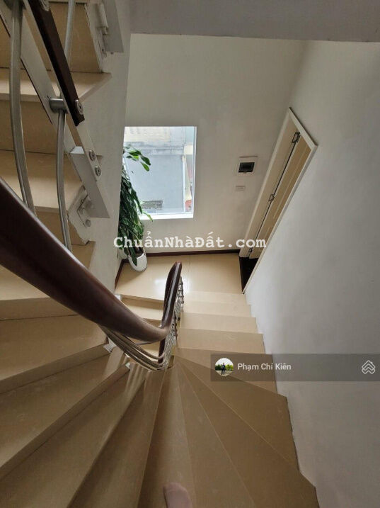 Bán nhà riêng lô góc Nguyễn Lương Bằng, Đống Đa 6 tầng 6.2 tỷ LH Kiên 0979526886 Bán nhà riêng lô góc Nguyễn Lương Bằng, Đống Đa 6 tầng 6.2 tỷ LH Kiên 0979526886