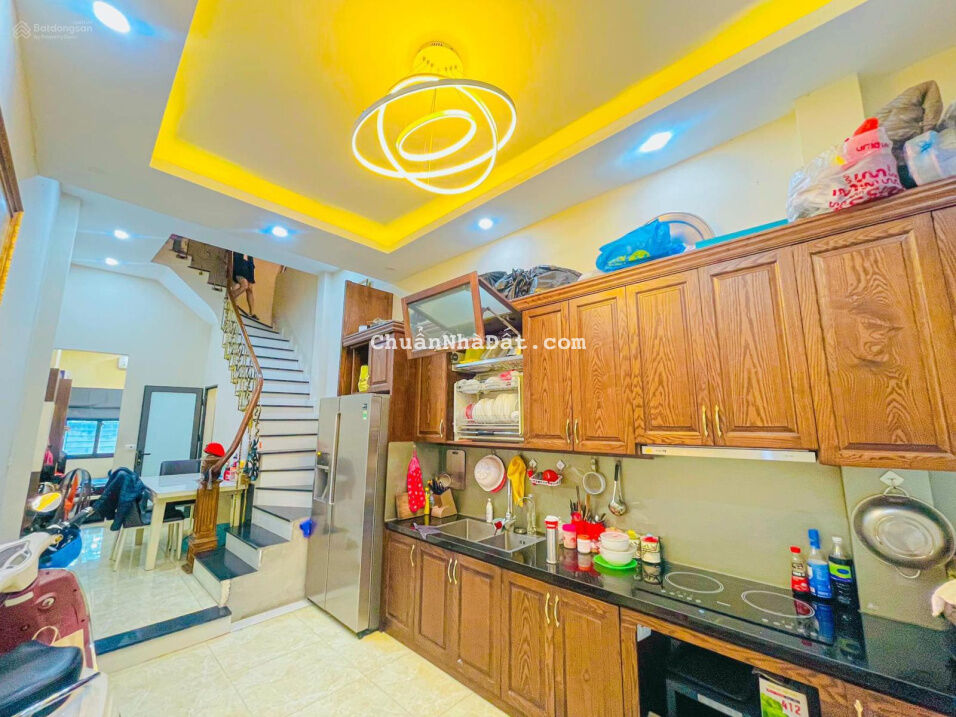 Rẻ giật mình! Bán nhà Thái Thịnh, ngõ thông, thoáng, gần phố, 32m2x5T chỉ nhỉnh 3 tỷ Rẻ giật mình! Bán nhà Thái Thịnh, ngõ thông, thoáng, gần phố, 32m2x5T chỉ nhỉnh 3 tỷ