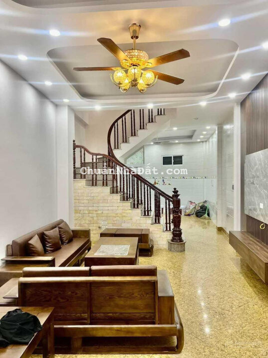 Ảo thật đấy! Nhà Trung Phụng đẹp mới ở ngay, gần ô tô, an ninh đỉnh 32m2*5T