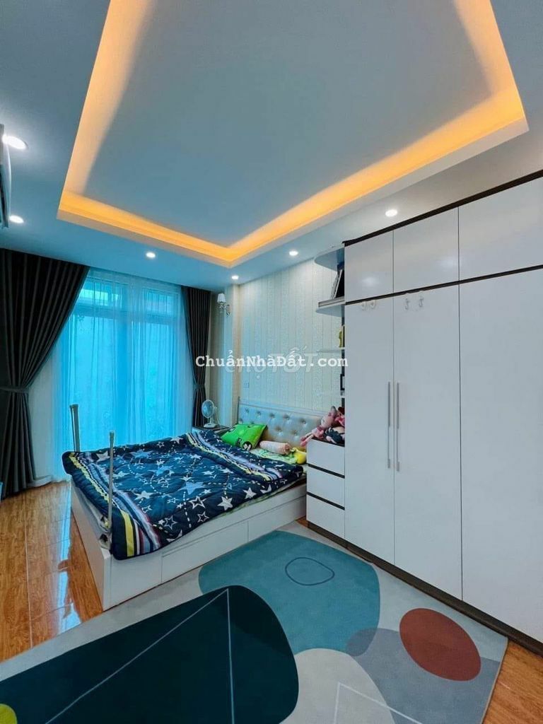 Nhà mặt phố Xã Đàn, oto đỗ cửa, nhà thoáng, đẹp, 33m2*5T, nhỉnh 4 tỷ