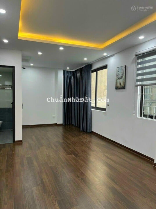 Ở ngay! Bán nhà Đê La Thành, ngõ rộng, gần phố, mới đẹp 35m2x5T chỉ 4,4 tỷ Ở ngay! Bán nhà Đê La Thành, ngõ rộng, gần phố, mới đẹp 35m2x5T chỉ 4,4 tỷ
