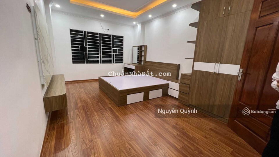 Bán nhà ngõ phố Hào Nam, Ô Chợ Dừa, trung tâm Đống Đa, 35m2 x 5 tầng lô góc, 10m ra phố 4,48 tỷ