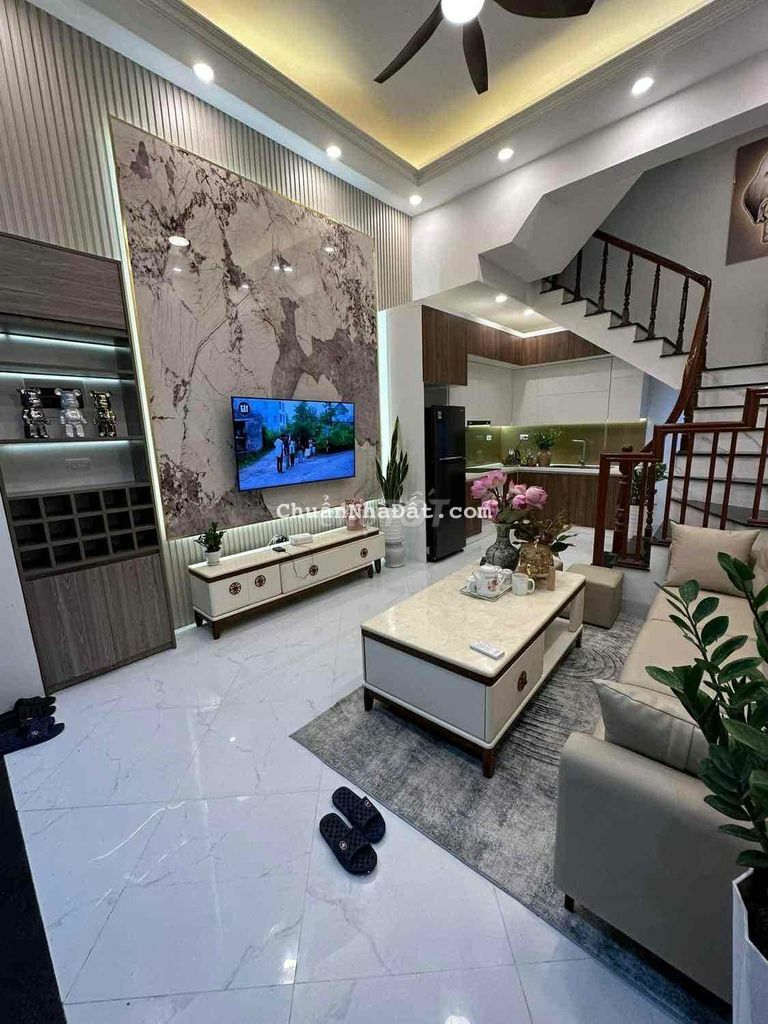 Nhà đẹp! Đống Đa_oto đỗ cửa_Full nội thất 35m*4t