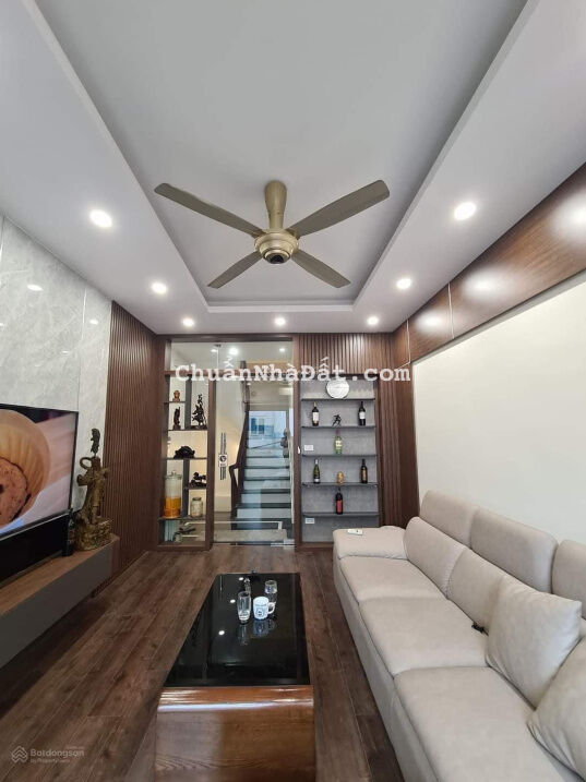 Ảo thật đấy! Bán nhà Đường Láng, gần phố, thông thoáng 36m2x4T Ảo thật đấy! Bán nhà Đường Láng, gần phố, thông thoáng 36m2x4T