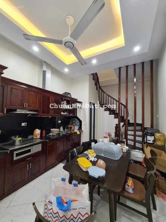 Ảo thật đấy! Bán nhà Đường Láng, gần phố, thông thoáng 36m2x4T Ảo thật đấy! Bán nhà Đường Láng, gần phố, thông thoáng 36m2x4T