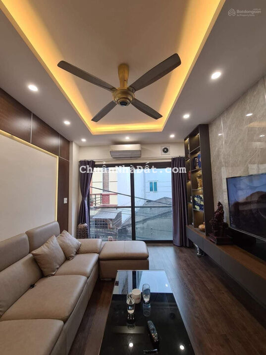 Ảo thật đấy! Bán nhà Đường Láng, gần phố, thông thoáng 36m2x4T Ảo thật đấy! Bán nhà Đường Láng, gần phố, thông thoáng 36m2x4T