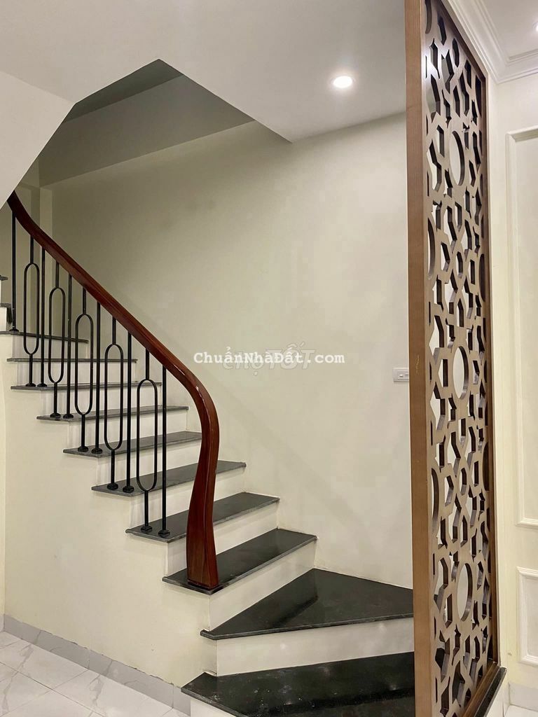 HOT ! Ngõ chợ Khâm Thiên, căn góc, ngõ rộng, 36m2*5T giá chỉ 3,9 tỷ