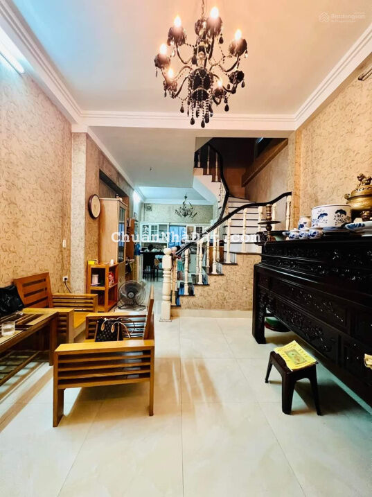 Anh mình cần bán nhà Trường Chinh - Đống Đa 5 tầng mới đẹp lắm - 4.1 tỷ. LH 0855476366