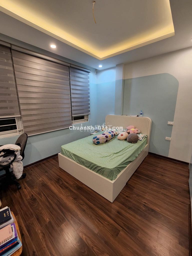 Bán căn nhà đường Láng ngõ thoáng sổ nở hậu