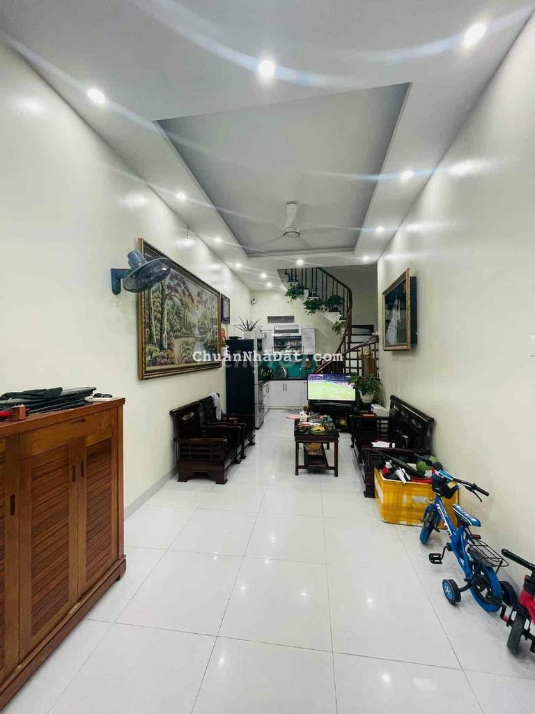 Siêu ngon!!! Bán nhà Thái Thịnh ngõ thông, 2 thoáng, ở ngay, 37,5m2*4T