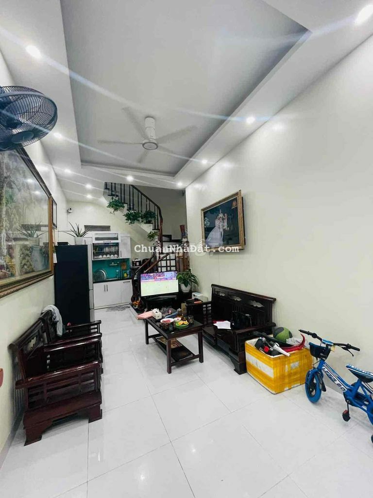 Siêu ngon!!! Bán nhà Thái Thịnh ngõ thông, 2 thoáng, ở ngay, 37,5m2*4T