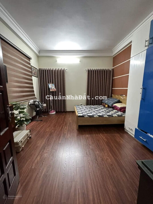 Bán nhà phố Hào Nam, Đống Đa 38m2, mặt tiền 4m - Cách ô tô tránh 5m - Chỉ 3.7 tỷ. LH: 0855476366