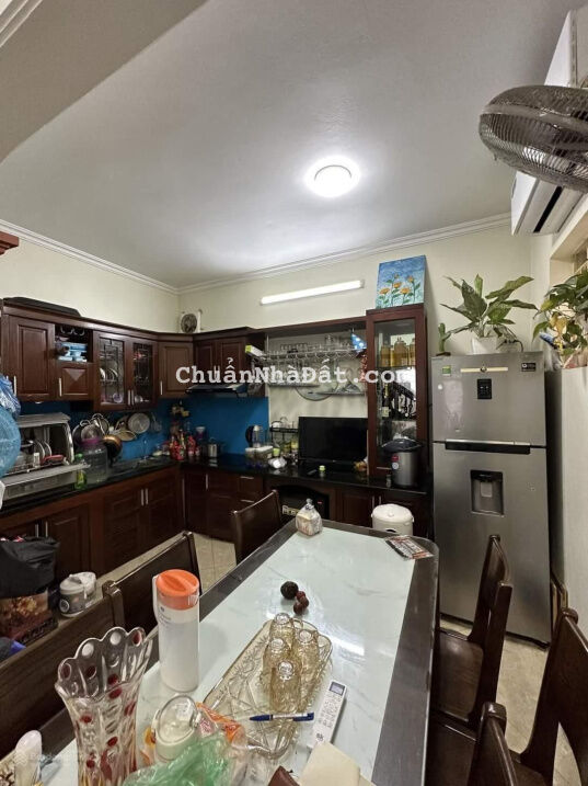 Bán nhà phố Hào Nam, Đống Đa 38m2, mặt tiền 4m - Cách ô tô tránh 5m - Chỉ 3.7 tỷ. LH: 0855476366