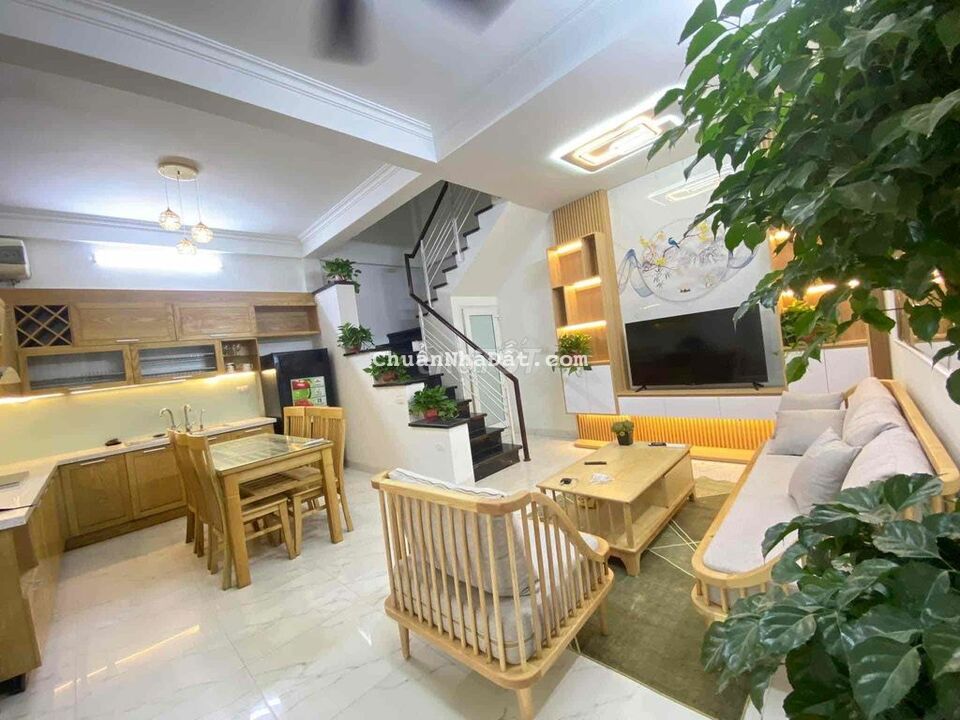 Quá hiếm! Bán nhà Thái Hà, vài bước ra oto tránh, ở luôn, 38m2*5T.
