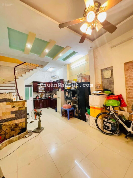 Ở Sướng! Bán nhà Thái thịnh - ngõ thông thoáng - ở luôn - 38m2x5T chỉ nhỉnh 4 tỷ