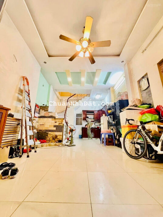 Ở Sướng! Bán nhà Thái thịnh - ngõ thông thoáng - ở luôn - 38m2x5T chỉ nhỉnh 4 tỷ