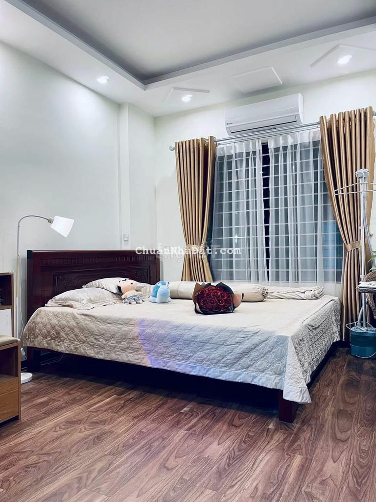Nhà đường Láng, lô góc, 39m2*4T, ngõ thông kinh doanh tốt,