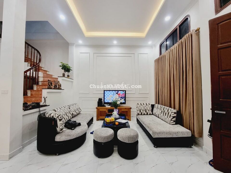 Hiếm ! Bán nhà Lương Đình Của, gần oto, thoáng, 39m2*5T, chỉ 4.5 tỷ