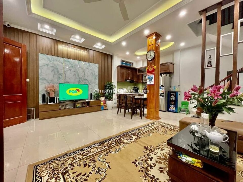 Nhà đường Láng, lô góc, 39m2*4T, ngõ thông kinh doanh tốt,