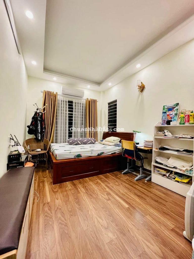 Nhà đường Láng, lô góc, 39m2*4T, ngõ thông kinh doanh tốt,