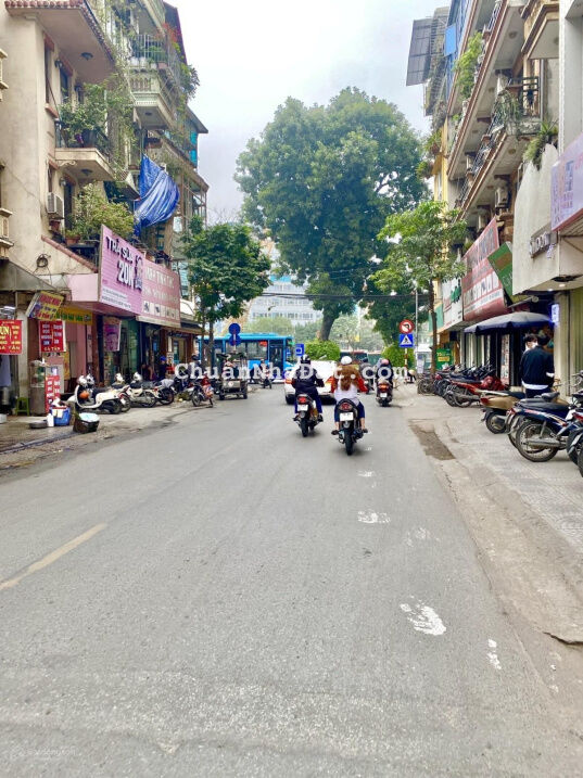 Chỉ 6.1 tỷ, nhà phân lô - 2 thoáng phố Chùa Láng, Q. Đống Đa, 39m2*5 tầng, bagac đỗ cửa, gần phố