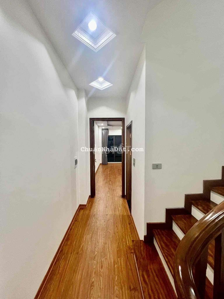 Nhanh mới có! Bán nhà phố Đông Tác, sát phố, lô góc, diện tích 38m2*5T