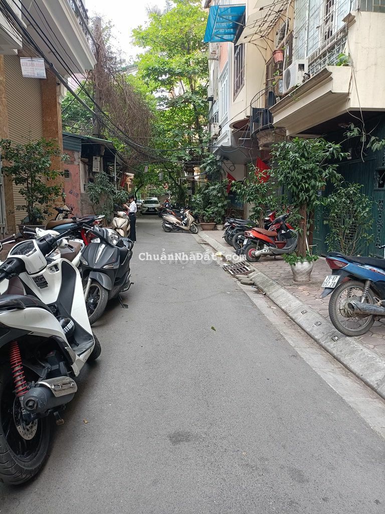 Bán nhà phân lô liền kề Đống Đa, 40m,5 tầng, ô tô trán, vào nhà, 12 tỷ Bán nhà phân lô liền kề Đống Đa, 40m,5 tầng, ô tô trán, vào nhà, 12 tỷ