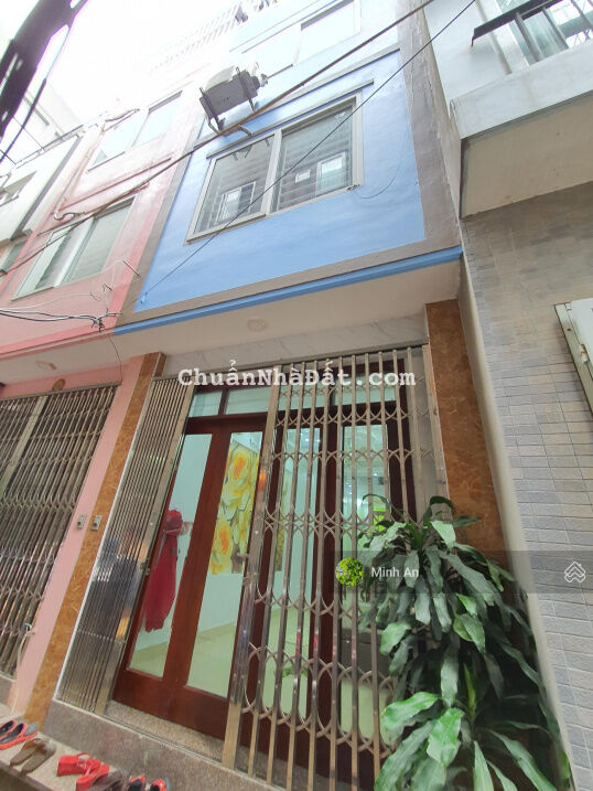 Bán nhà phố Thịnh Quang, Ngã Tư Sở, ngõ rộng nhà xây đẹp, gần phố, 40m2 x 4 tầng 3.8 tỷ