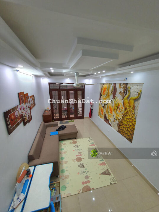 Bán nhà phố Thịnh Quang, Ngã Tư Sở, ngõ rộng nhà xây đẹp, gần phố, 40m2 x 4 tầng 3.8 tỷ