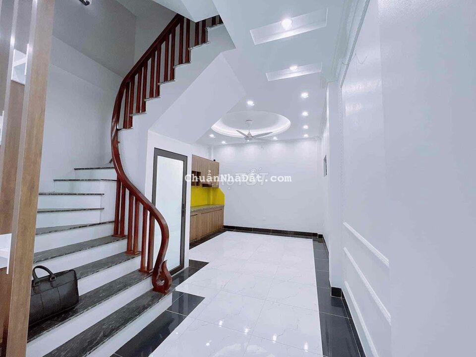 Nhà Xã Đàn_40m*5T_Ngõ rộng_Nhà đẹp_Nhỉnh 4 tỷ