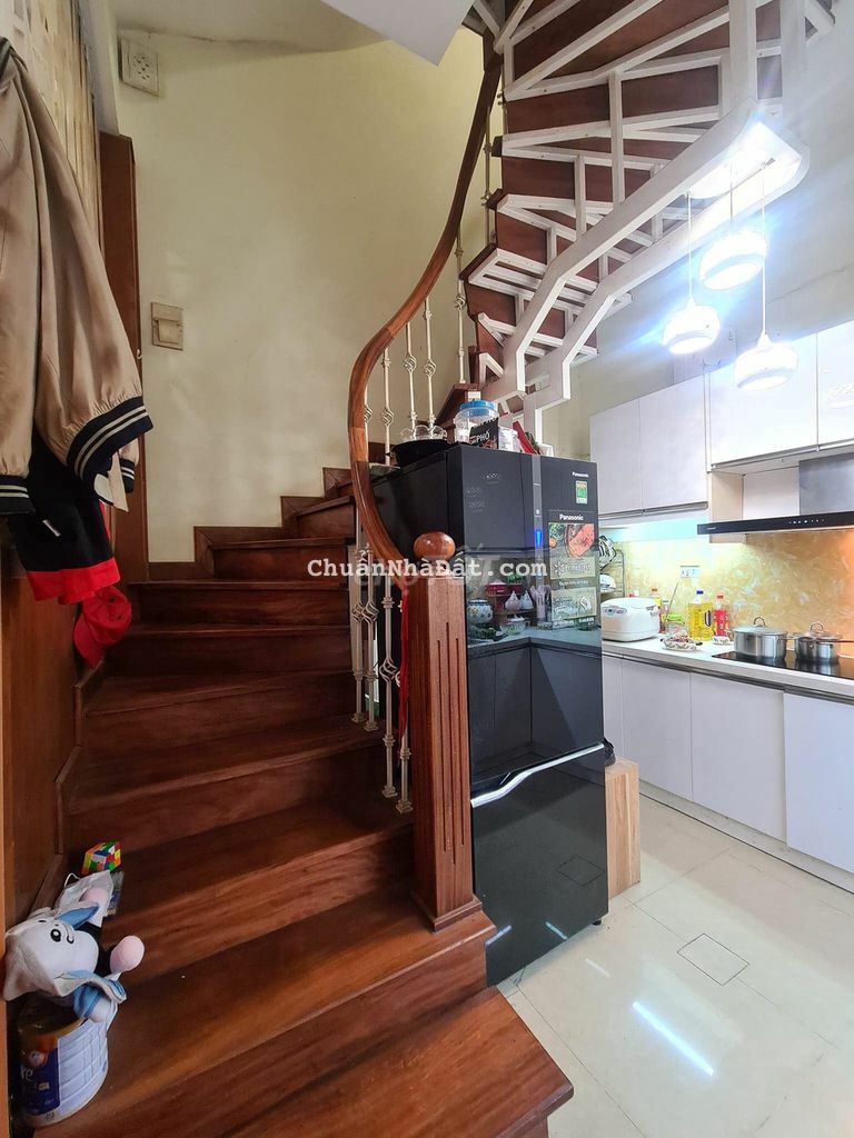 (HIẾM) Bán Nhà Bền Đẹp ĐƯỜNG LÁNG - ĐỐNG ĐA , Ngõ 3 Gác, 40m2, 4.4 Tỷ