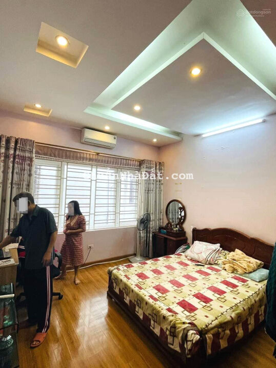 Bán nhà phân lô - 2 thoáng phố Chùa Láng, Đống Đa, 40m2*4 tầng, ngõ thoáng sáng, 30m ôtô, giá 6 tỷ