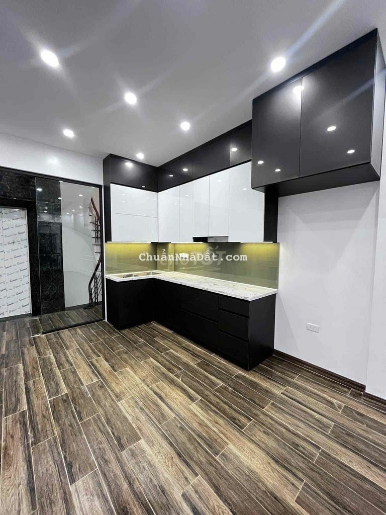 Nhà Thái Thịnh_40m*6T_Thang máy_Ô tô 20m_Ngõ thoáng_Giá tốt Nhà Thái Thịnh_40m*6T_Thang máy_Ô tô 20m_Ngõ thoáng_Giá tốt