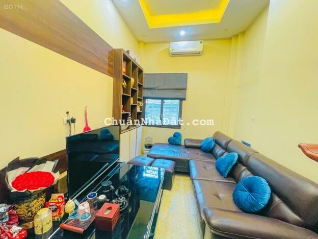 BÁN NHÀ ĐỐNG ĐA - Ô TÔ ĐỖ CỬA QUAY ĐẦU TRƯỚC NHÀ - THOÁNG TRƯỚC SAU 2 MẶT NGÕ- 41m giá 5tỷ1 BÁN NHÀ ĐỐNG ĐA - Ô TÔ ĐỖ CỬA QUAY ĐẦU TRƯỚC NHÀ - THOÁNG TRƯỚC SAU 2 MẶT NGÕ- 41m giá 5tỷ1