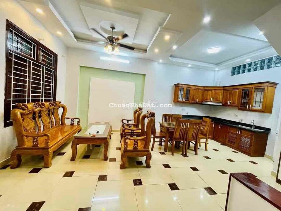 Ở Ngay! Bán nhà Tây Sơn, KD, oto đỗ cửa, 42,6m2*6T nhỉnh 5 tỷ.