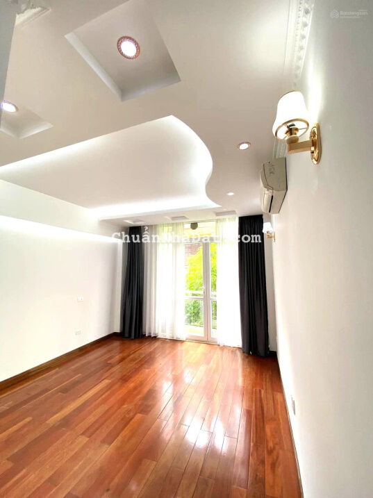 Chỉ 6.9 tỷ nhà phân lô 2 thoáng, ôtô đỗ cửa tại đường Láng, Đống Đa, 50m2, 4T, 2 mặt ngõ thoáng